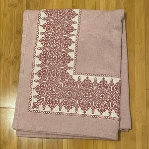 SFERRA Bros Rosey red  and cream Tablecloth 62”x78” made in Portugal